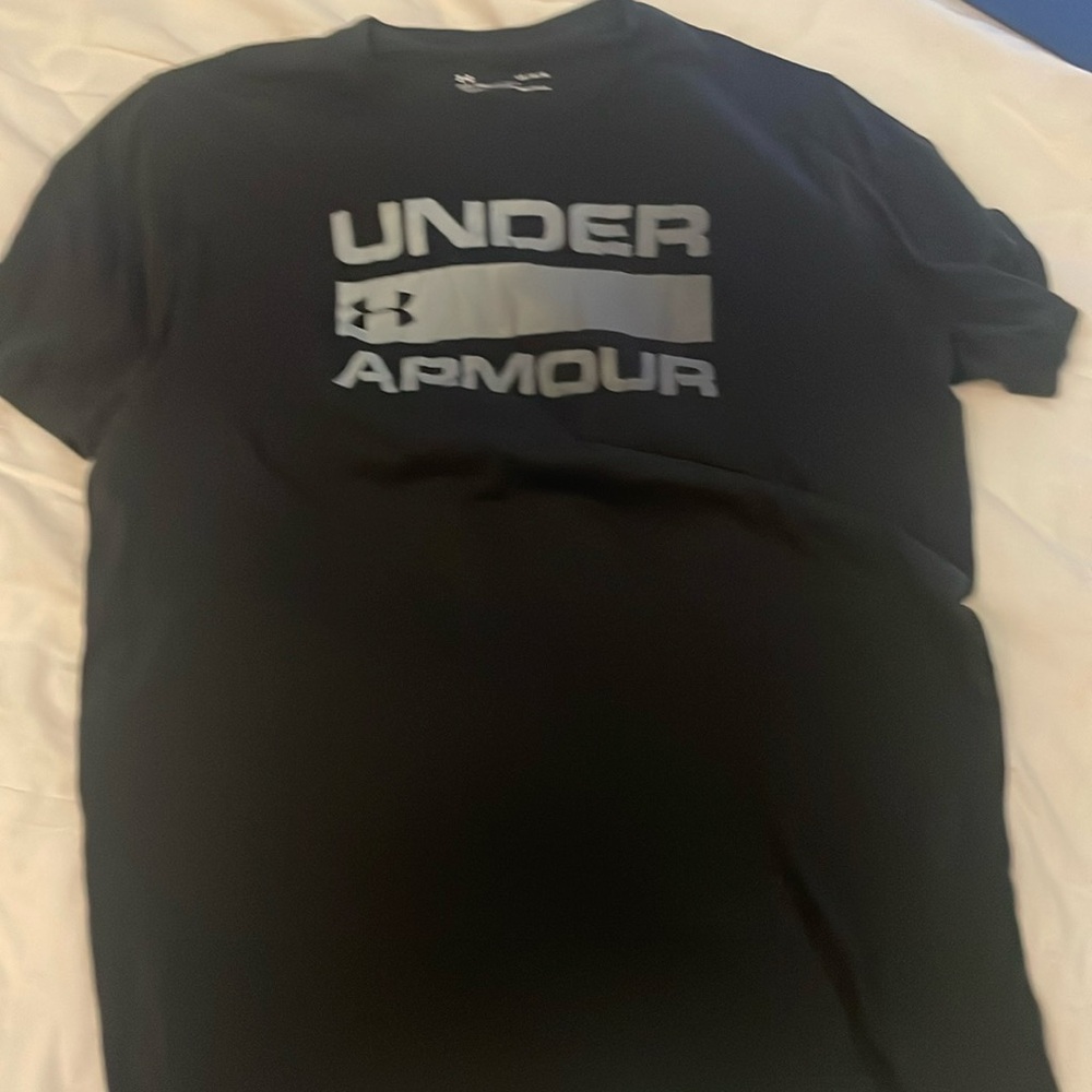Mens under armour tshirt size large